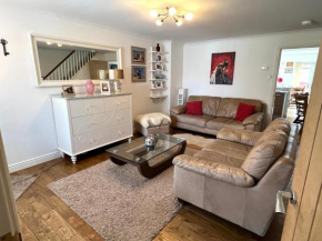 Simply Stunning 2 Bedroom Home with Parking space